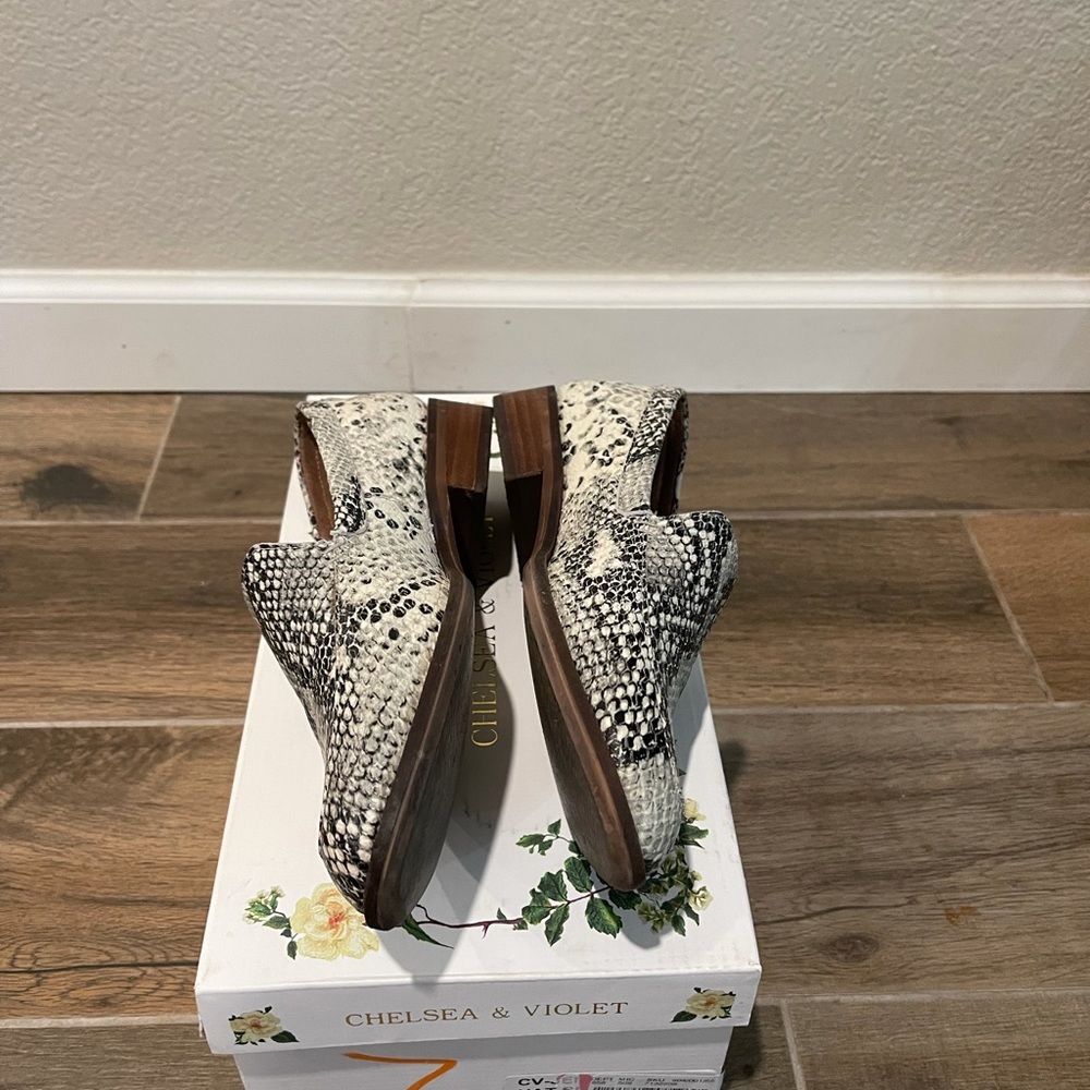 Chelsea & Violet snake skin loafer - Picture 4 of 5